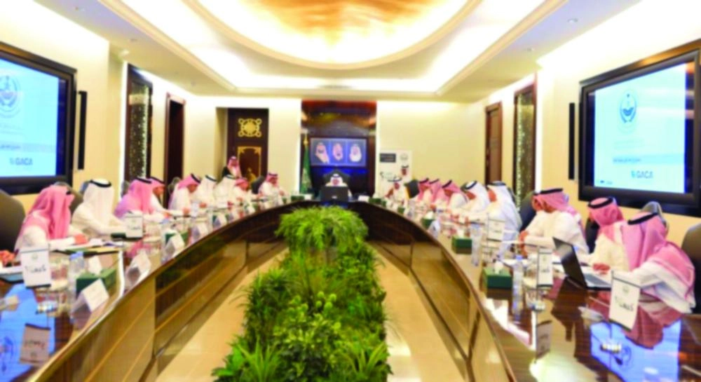 خالد الفيصل لدى ترؤسه الاجتماع بجدة (واس)