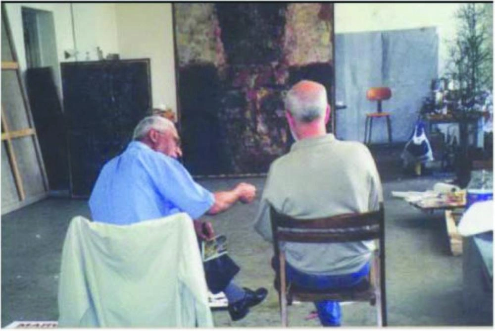 






عبدالرحمن منيف عند صديقه مروان في مرسمه ببرلين             (مكة)