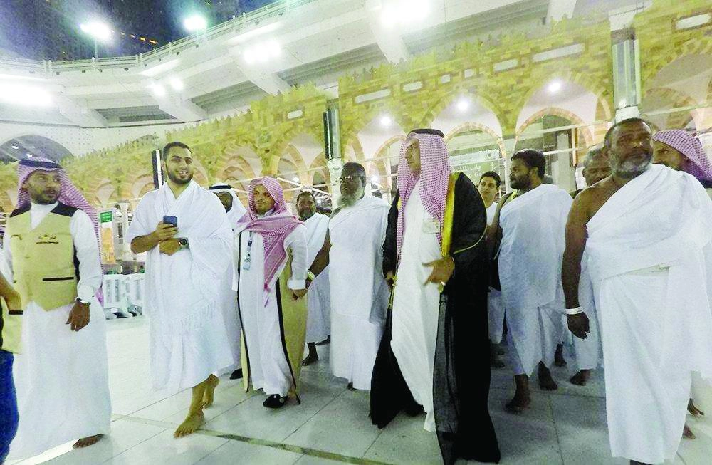 






من التطويف المركزي                                                              (مكة)