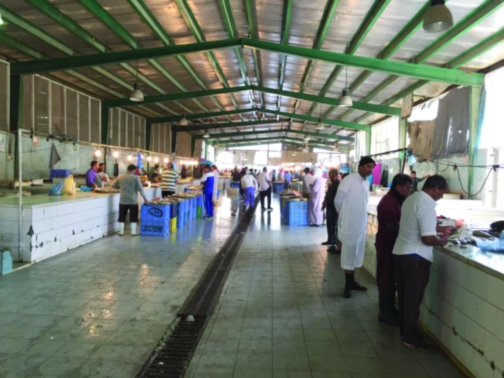 






سوق السمك في الدمام                                                            (مكة)