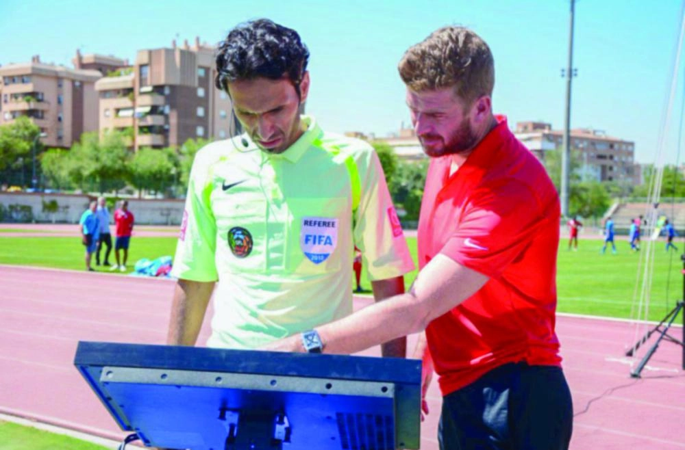 






من التدريب على تقنية حكم الفيديو المساعد      (واس)