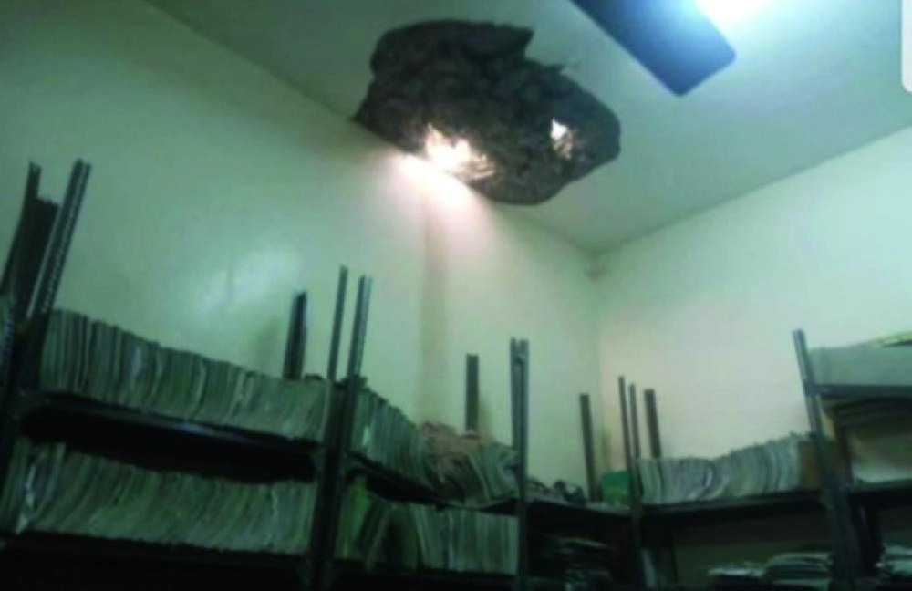 






صور تداولها اليمنيون تثبت استهداف المستشفى والسوق بقذائف الهاون                                                                                (تويتر)