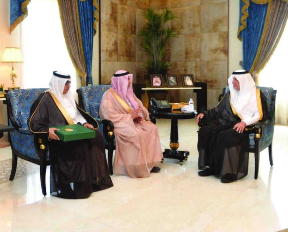 خالد الفيصل خلال