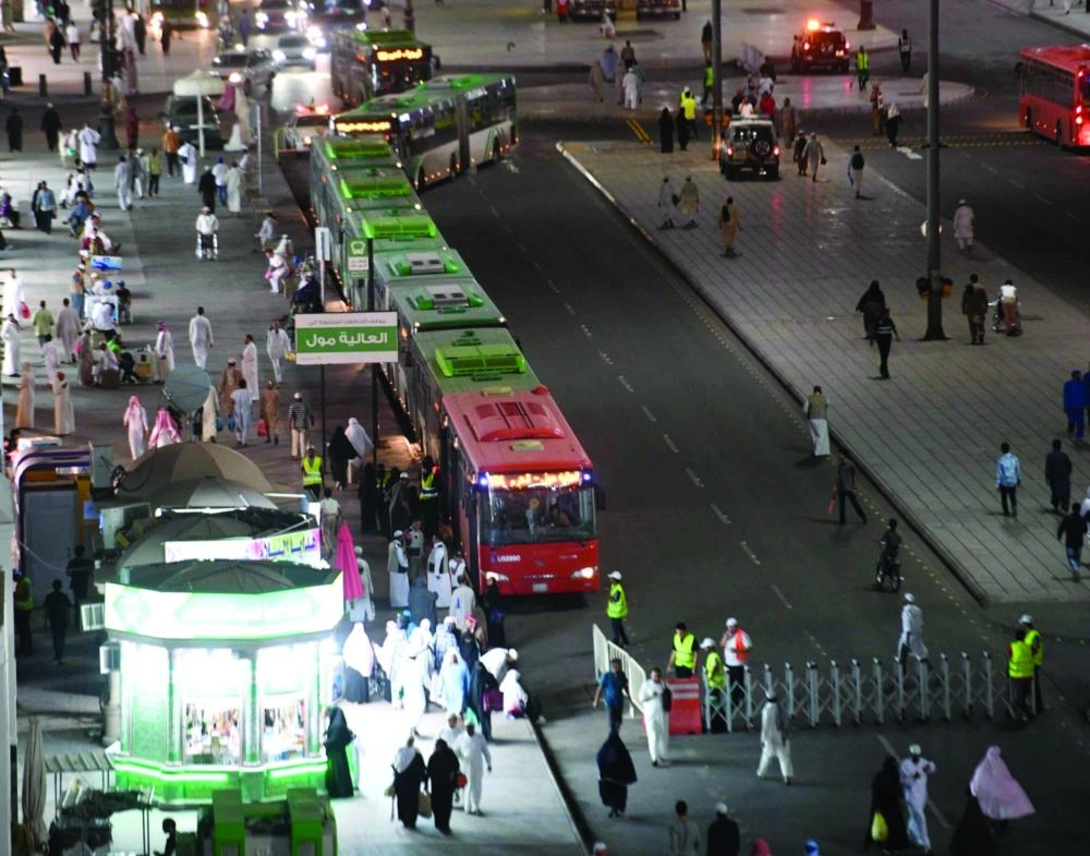 






من أسطول حافلات النقل الترددي بالمدينة          (مكة)