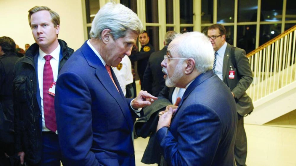 






وزير الخارجية الأمريكي السابق كيري ونظيره ظريف