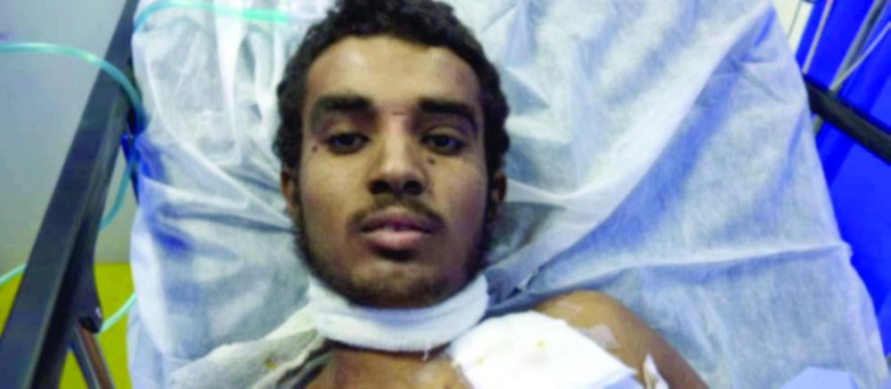 جريح حوثي تركه الانقلابيون ينزف ليومين  (المركز الإعلامي للمنطقة العسكرية الخامسة)
