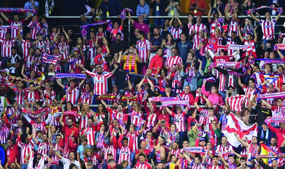 جماهير أتلتيكو مدريد تحتفل  (د ب أ) 