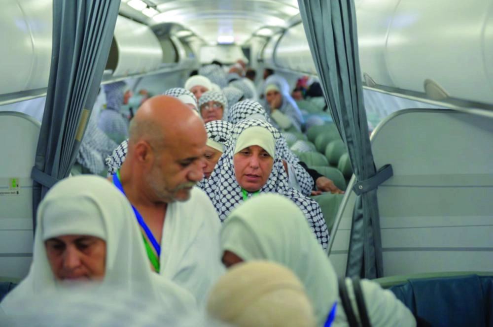 لحظة وصول الحجاج ضيوف خادم الحرمين إلى العاصمة المقدسة                                (مكة)