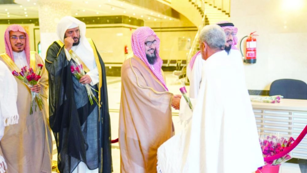 من استقبال الحجاج ضيوف خادم الحرمين                                                       (مكة) 