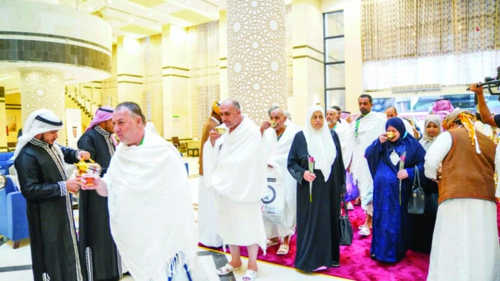 من استقبال الحجاج ضيوف خادم الحرمين                                                       (مكة)  