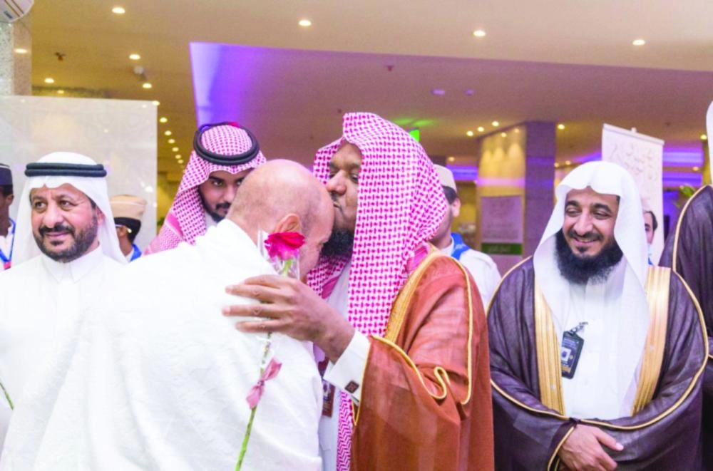 






من استقبال الحجاج من أسر شهداء ومصابي الجيش والشرطة المصرية    (واس)