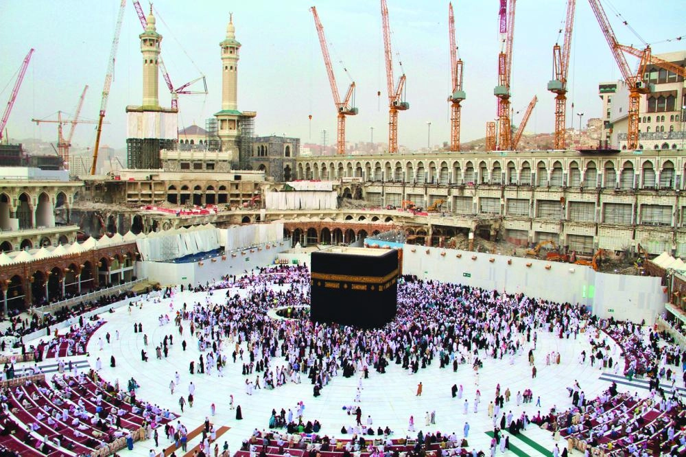 

المرحلة الأولى كاملة من توسعة المطاف لقطات رأسية وسفلية