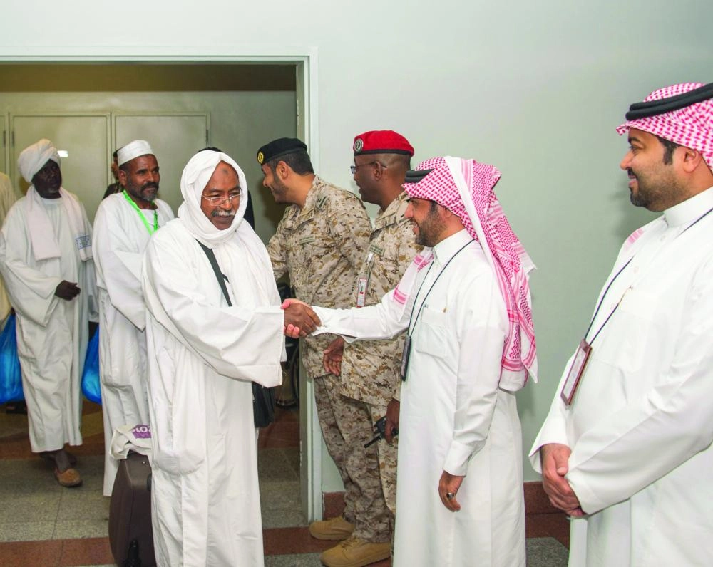 من استقبال ضيوف برنامج خادم الحرمين للحج والعمرة (واس)