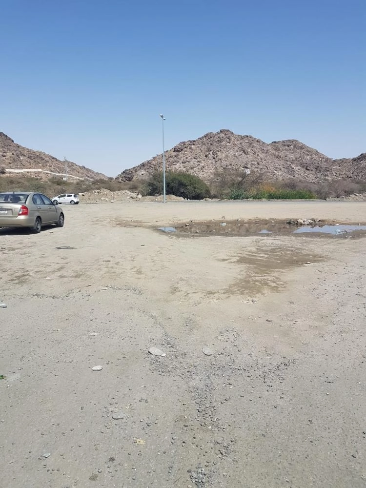 صعوبة عبور السيارات