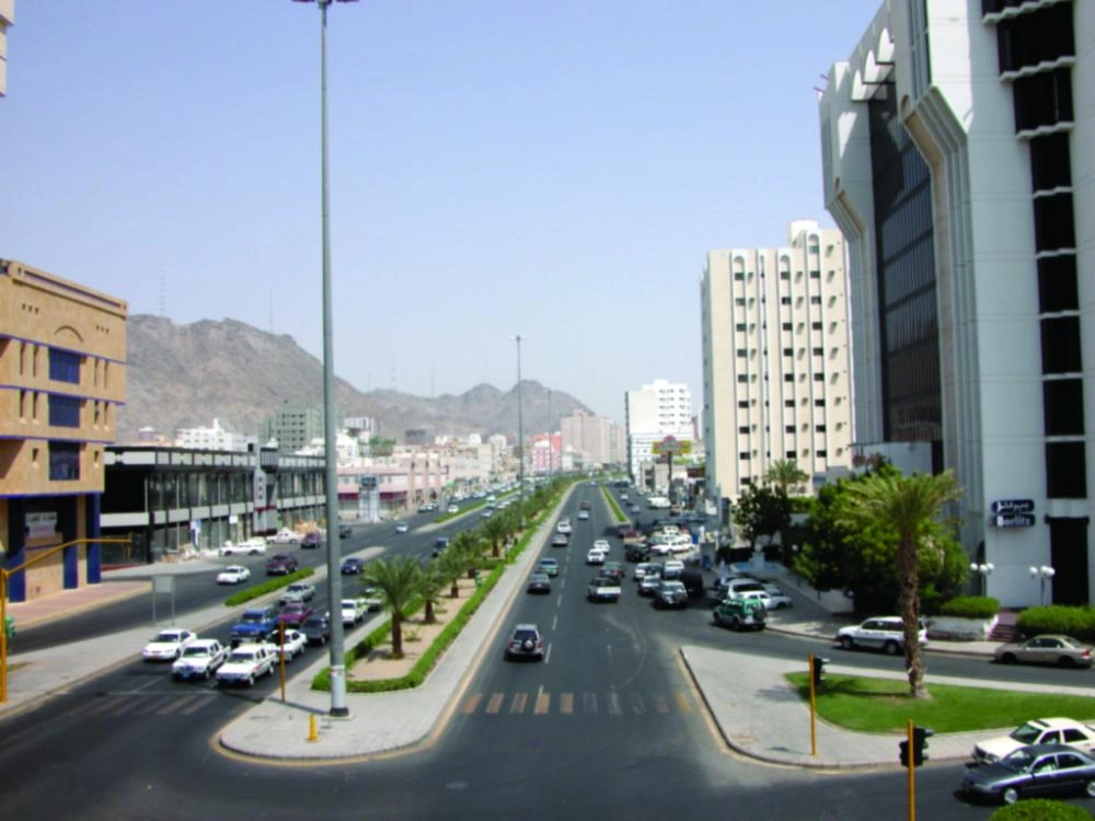 






أحد الشوارع الرئيسة بالعاصمة المقدسة                 (مكة)