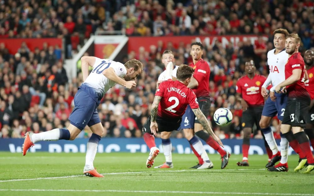 






من لقاء توتنهام ومانشستر يونايتد                                                                (د ب أ)