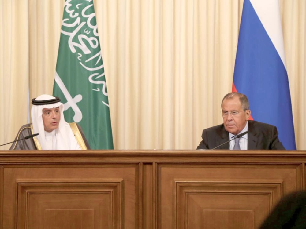 الجبير ولافروف خلال المؤتمر أمس في موسكو (د ب أ)