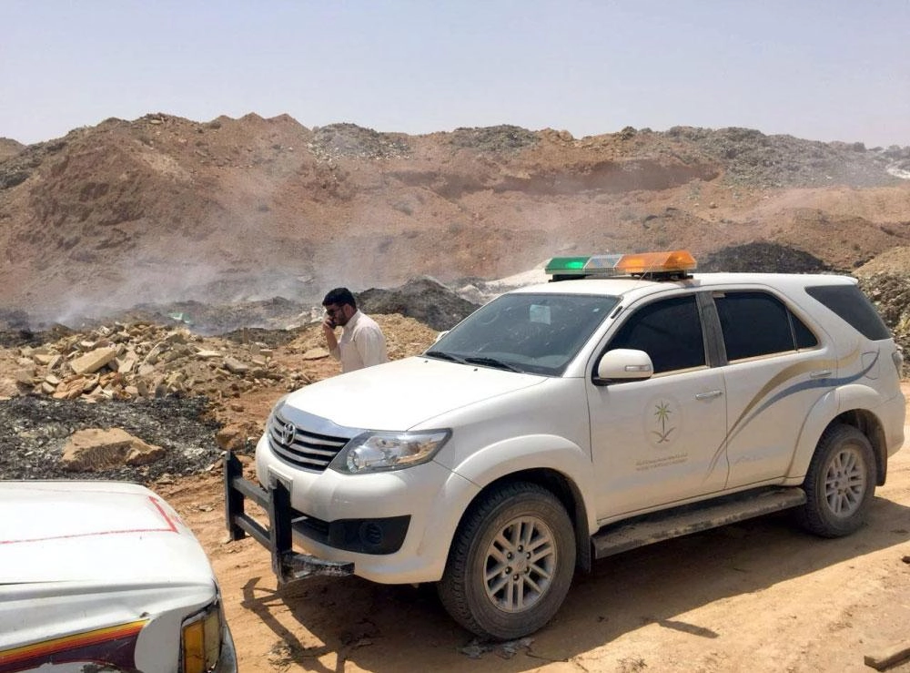 من أعمال رصد العمالة أثناء حرق النفايات                                              (واس)