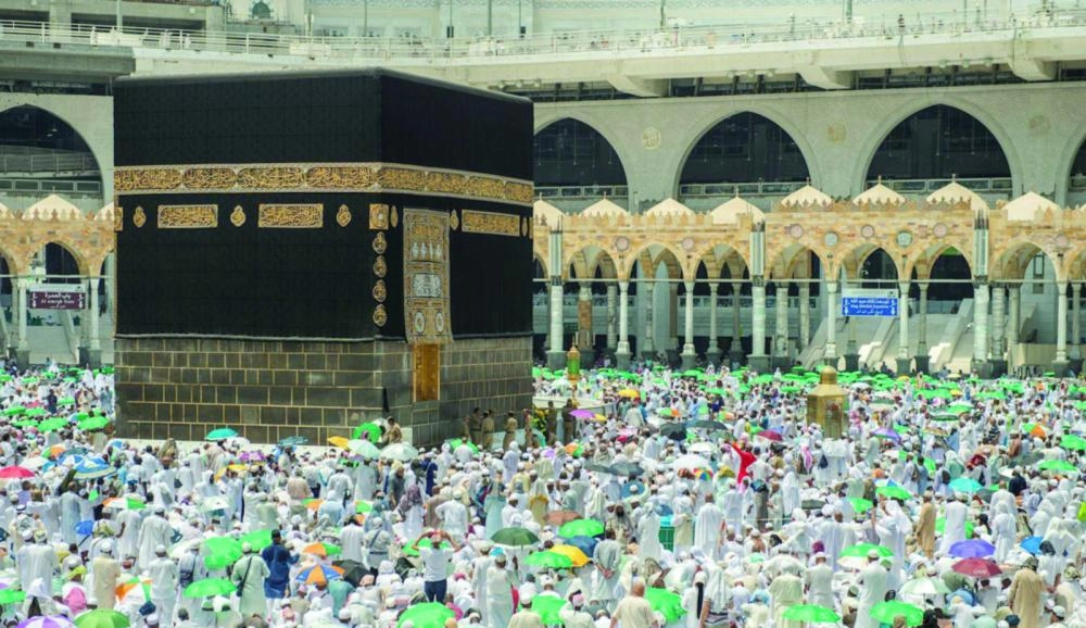 






من صلاة الجمعة بالمسجد الحرام             (واس)