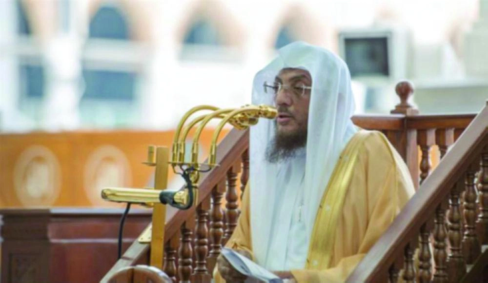 






أسامة خياط خلال الخطبة