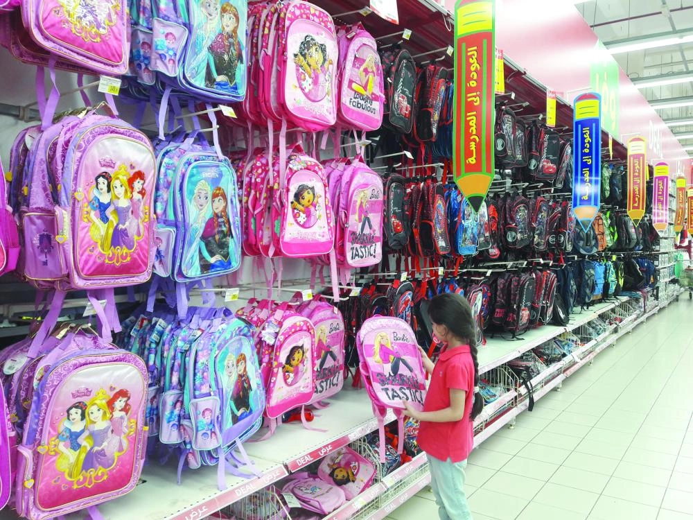 






مستلزمات مدرسية معروضة بأحد المراكز التجارية بجدة أمس                                                                                        (مكة)