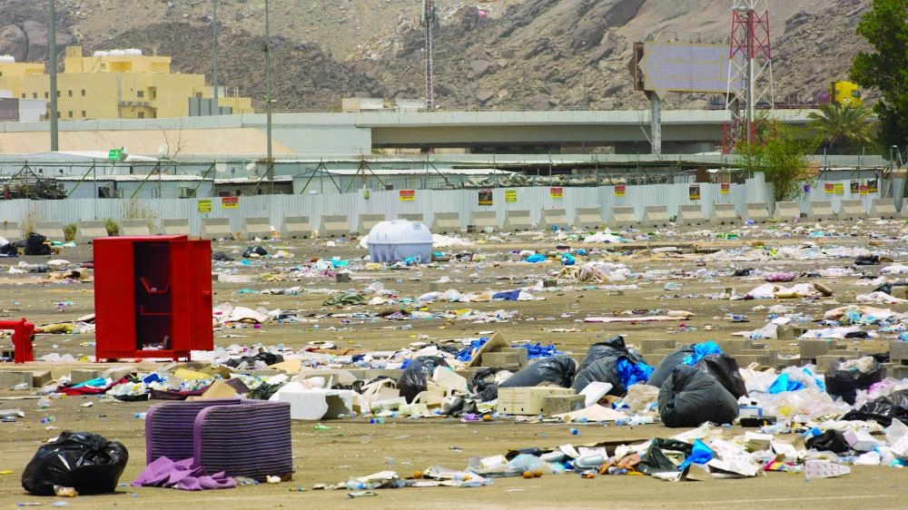 






جانب من مخالفات النظافة بالمشعر