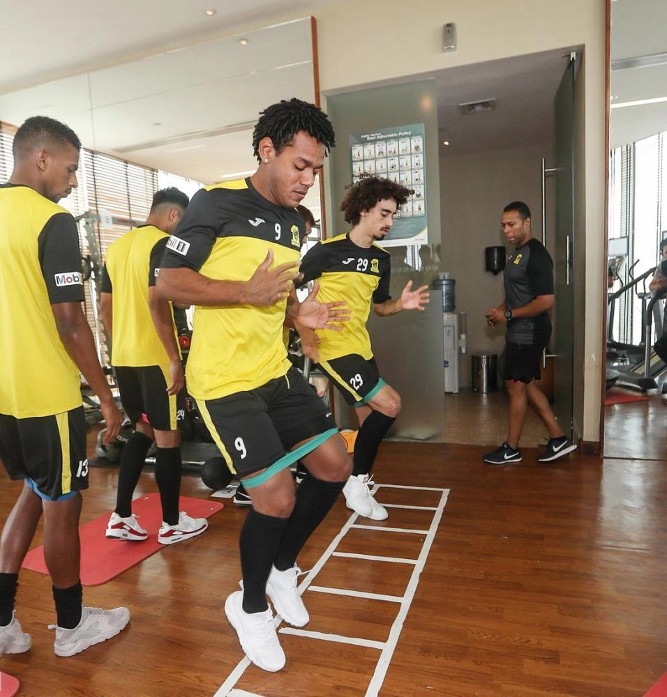 






من تدريبات الاتحاد في معسكره بأبوظبي أمس            (مكة)