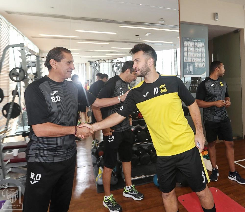 






دياز وفيلانويفا خلال المعسكر