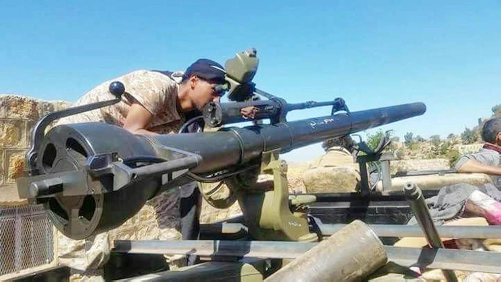 






من عمليات الجيش الوطني في إحدى الجبهات                                                                       (مكة)