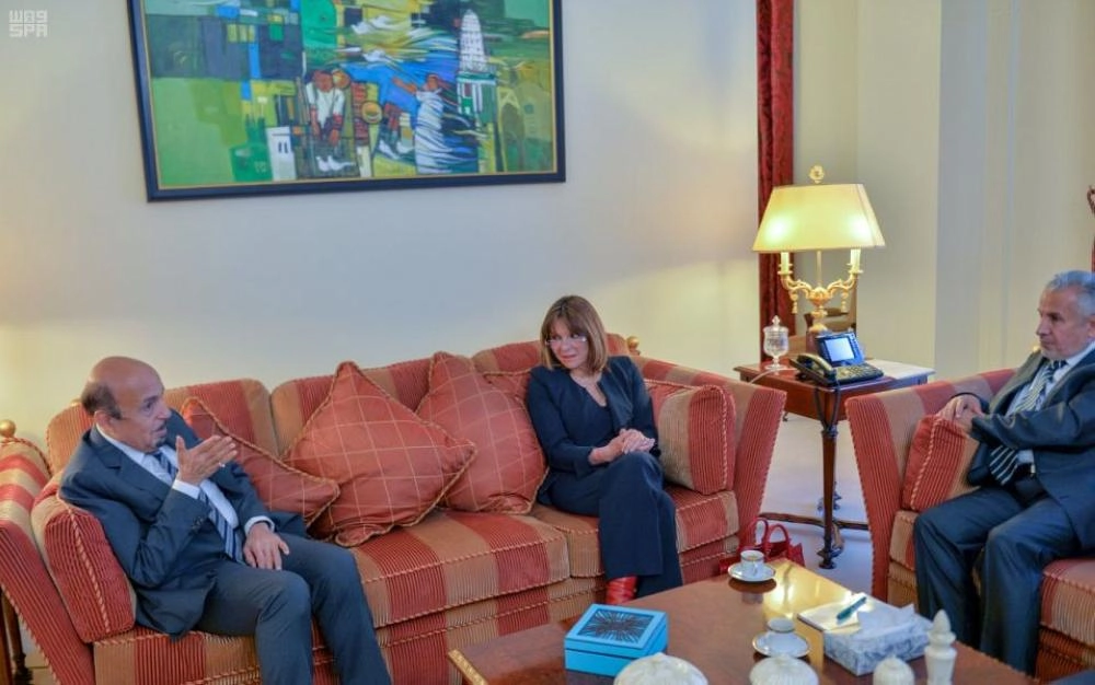 000-4302872951536217354058