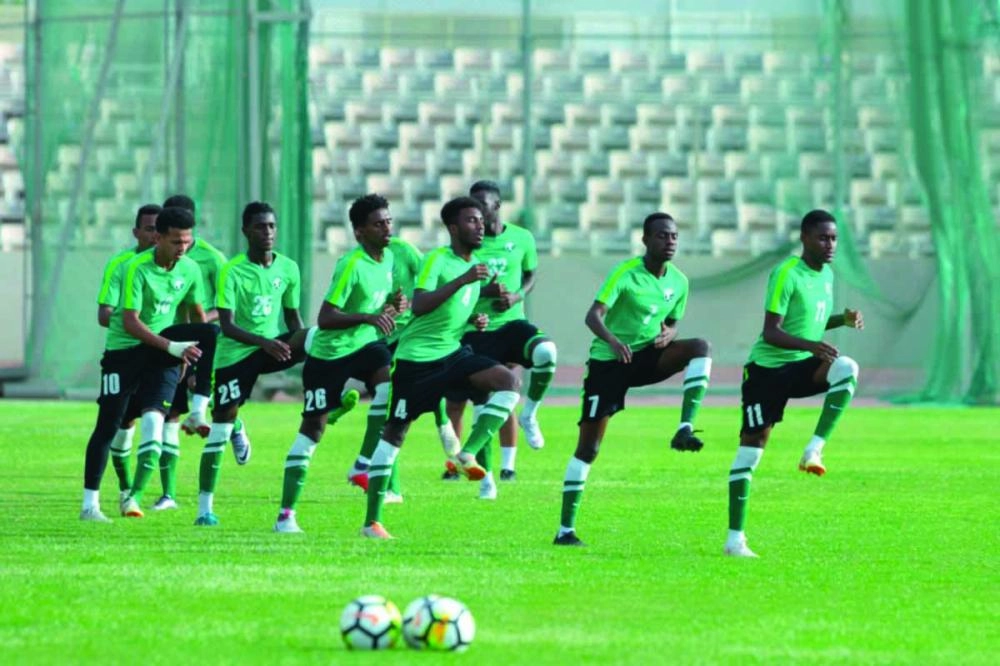 جانب من التدربيات بملعب مدينة الملك فهد الرياضية بالطائف (واس)