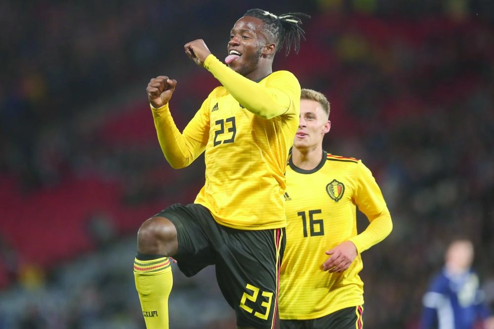 






ميشي باتسوهيي يحتفل بتسجيل الهدف الثالث لبلجيكا