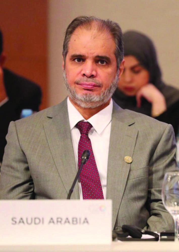 






أحمد العيسى خلال الاجتماعات