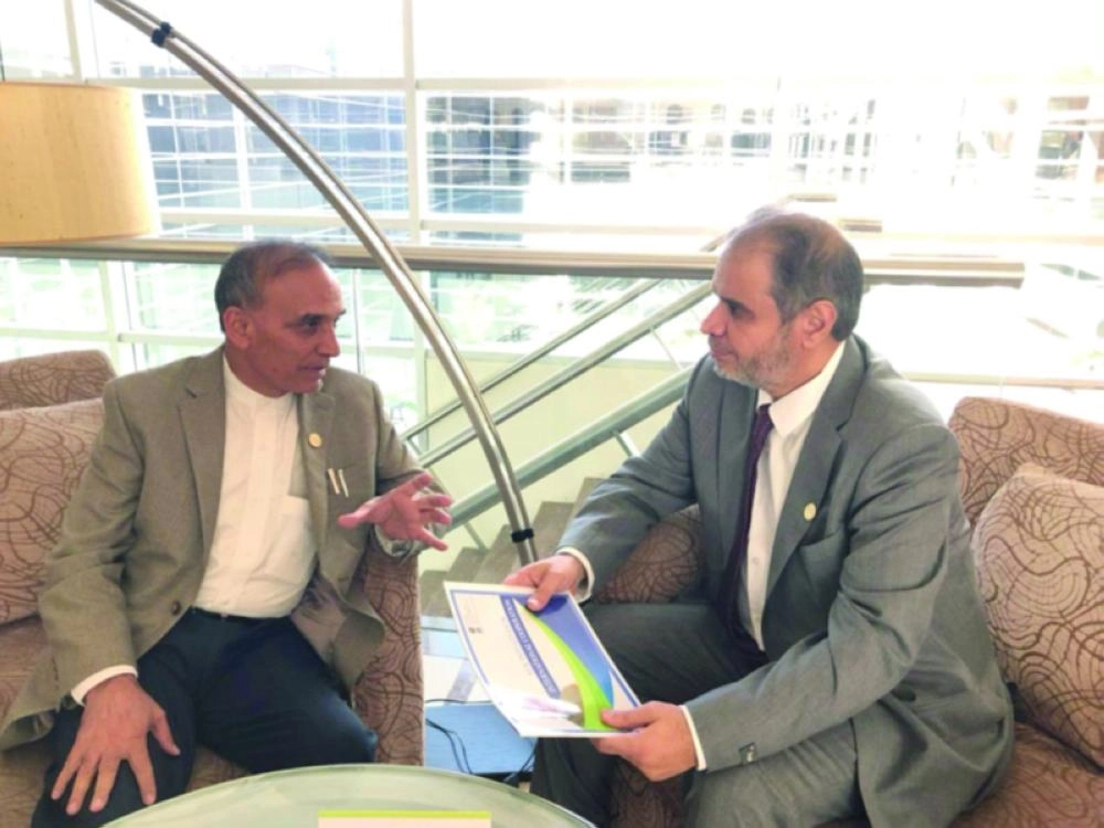 . .. ولدى لقائه وزير الموارد البشرية الهندي (واس)