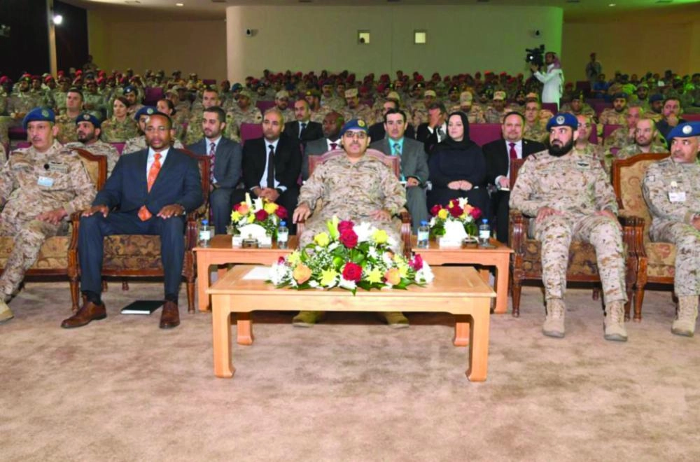 






متابعون لتمرين درع الوقاية2