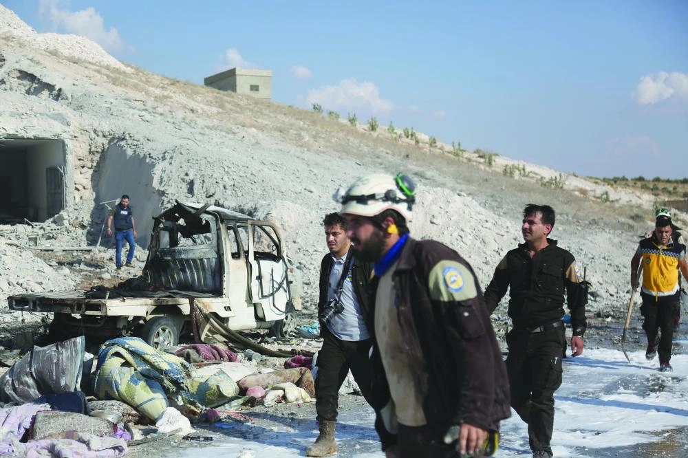 






من آثار قصف القوات السورية لإدلب                                   (دب أ)