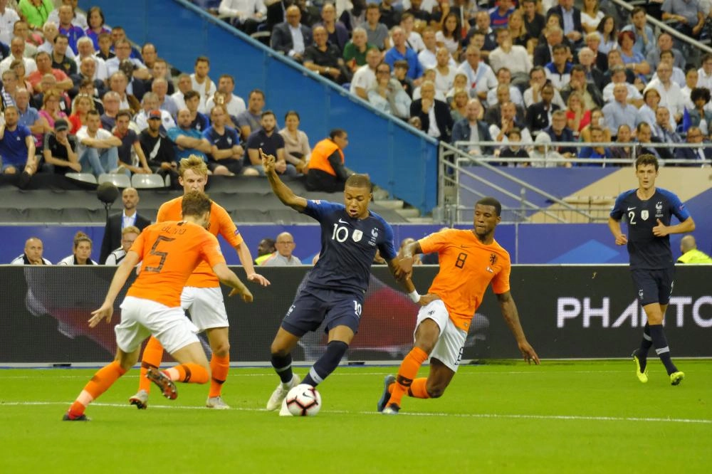 






من مباراة فرنسا وهولندا في بطولة دوري الأمم الأوروبية                                  (د ب أ)