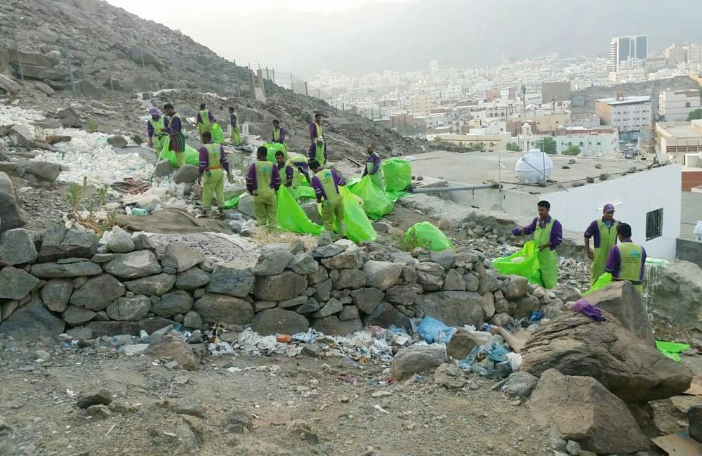 






 من عمليات النظافة                                                 (مكة)