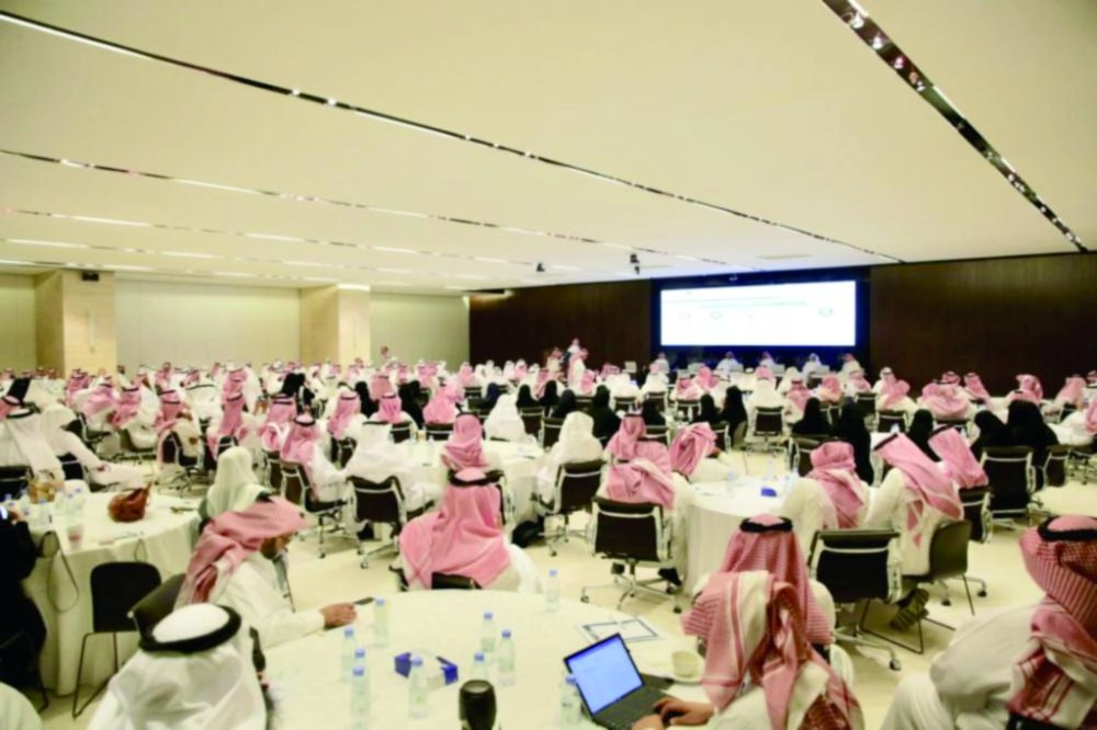 






من الحضور في الورشة                                                                             (وزارة العمل)