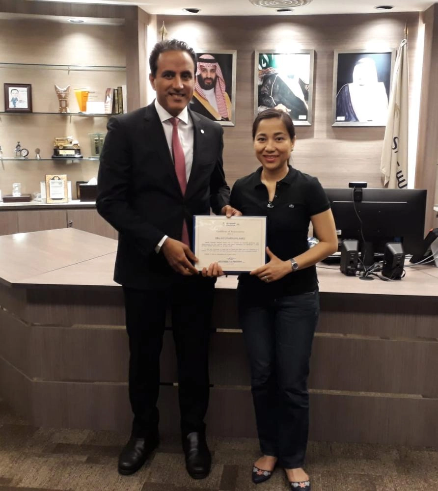 من تكريم الطبيبة ساريت (مكة)