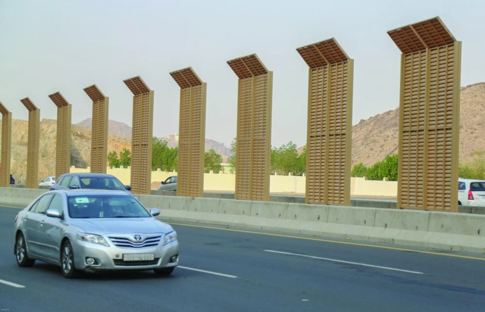 سواتر على الدائري الثالث               (ياسر بخش)