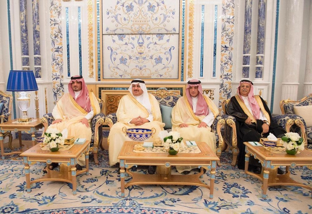 عبدالعزيز بن سعود وخالد العيسى وعادل الجبير وعبدالله المعلمي خلال اللقاء