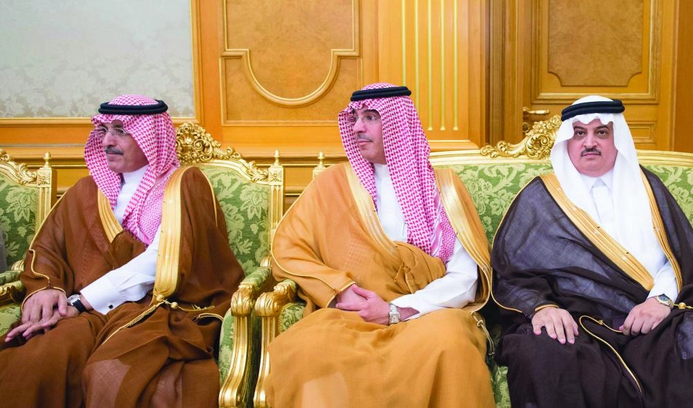محمد الجدعان وعواد العواد ونواف المالكي خلال اللقاء