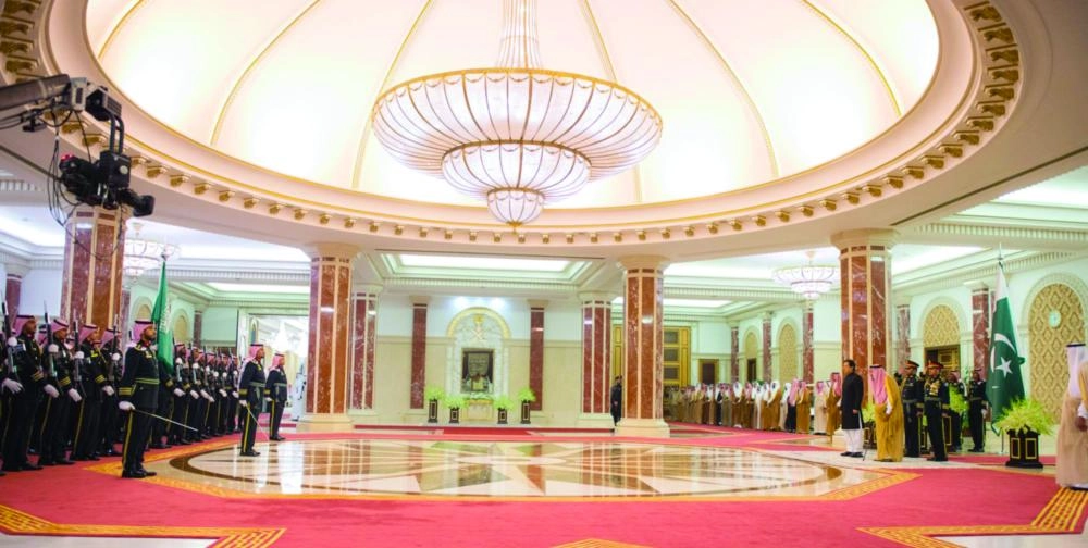من مراسم الاستقبال الرسمية 