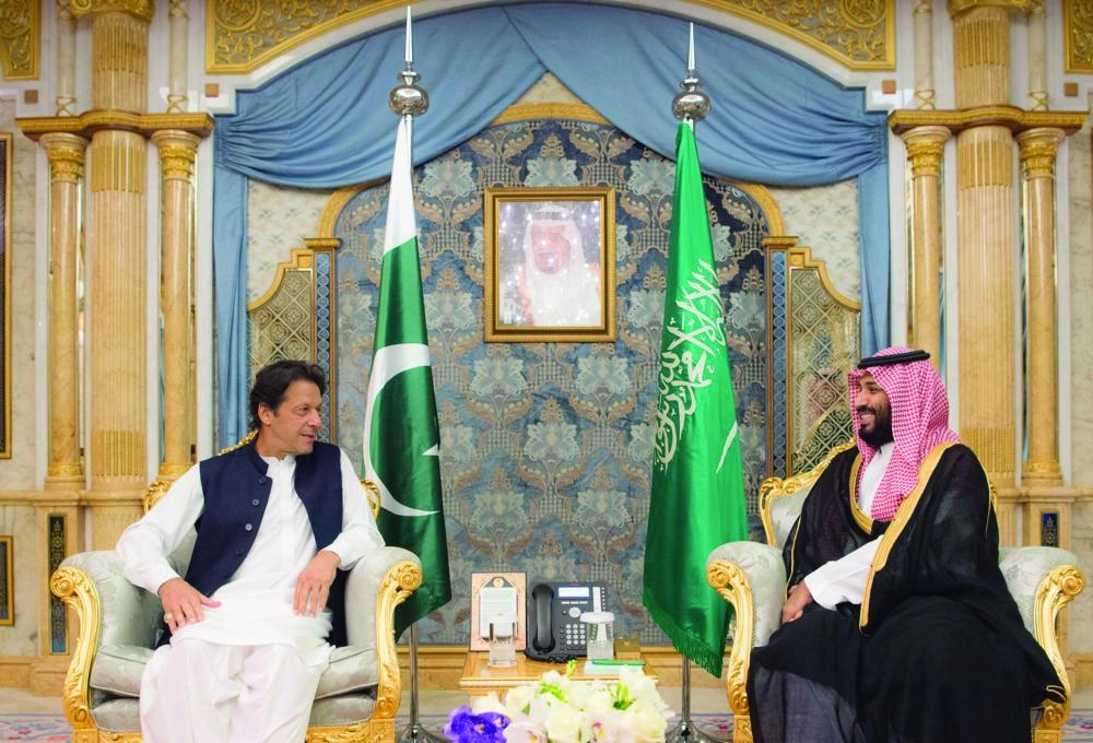 الأمير محمد بن سلمان لدى لقائه عمران خان اليوم (واس)