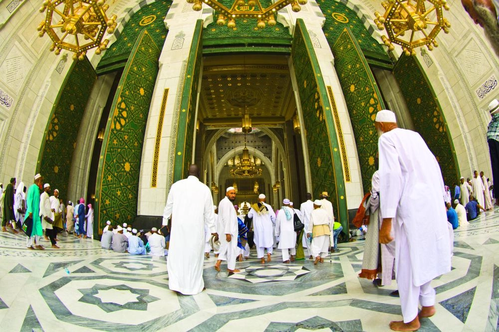 أنس الحارثي)