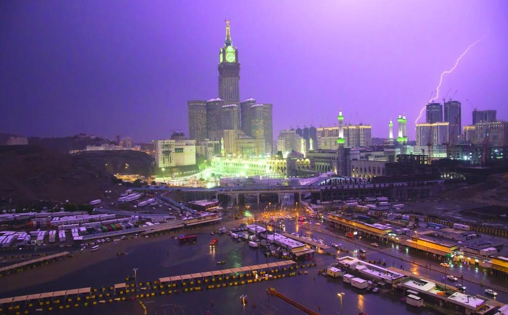 






أمطار رعدية شهدتها العاصمة المقدسة أمس     (أنس الحارثي)