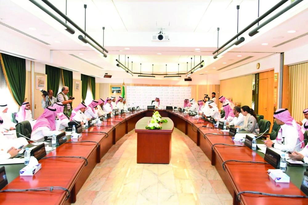 






المشاركون في اللقاء