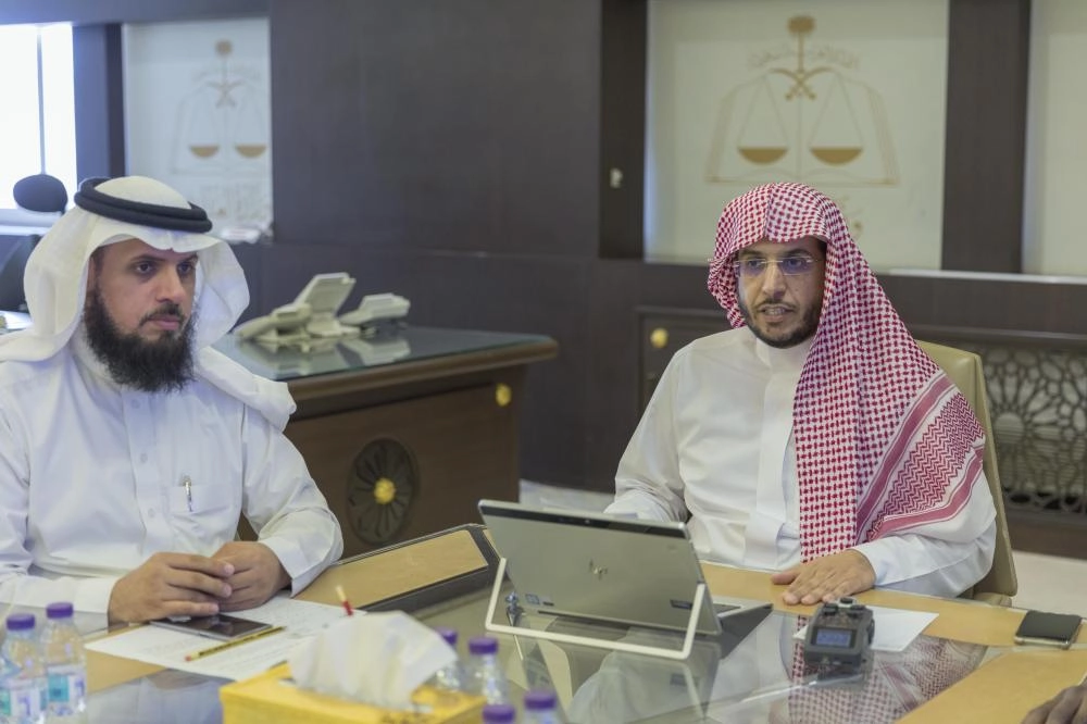 السيف خلال تدشين الخدمات الذاتية لمنسوبي الوزارة