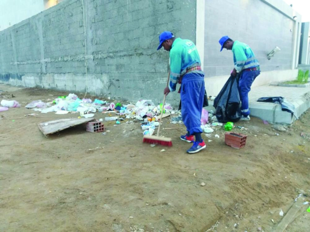 نقص الحاويات يؤدي الي انتشار المخلفات